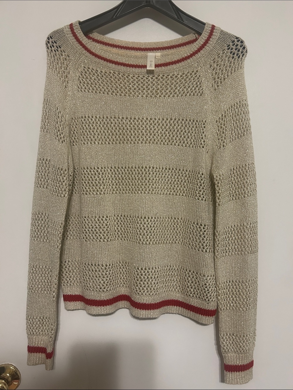 SI•IAE Open-Knit Cream Crewneck Sweater with Red Trim